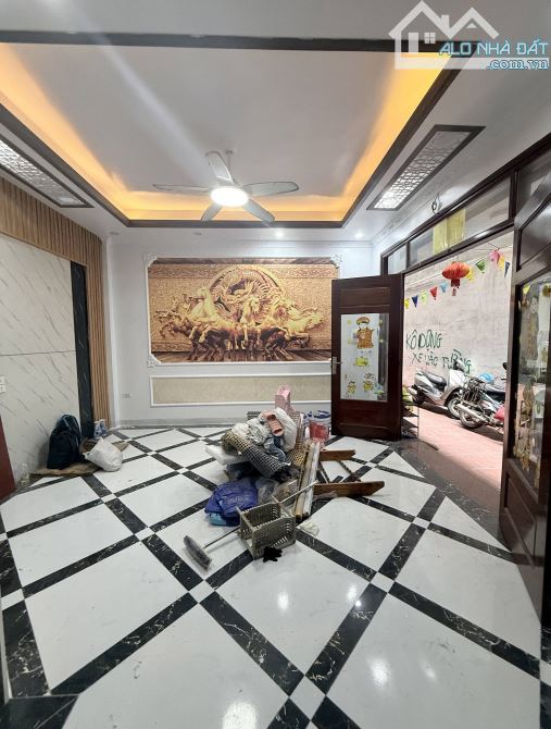 Bán nhà ngõ nông rộng, thoáng, chắc chắn, mặt tiền rộng, đẹp mới ở ngay