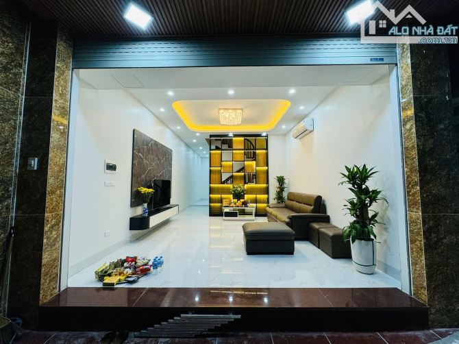 B.A.N NHÀ PHÂN LÔ -Ô TÔ  ĐỖ CỬA,PHỐ VĂN CAO - BA ĐÌNH, GIÁP TÂY HỒ 50M 13TY