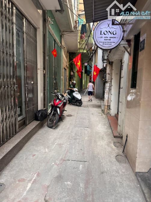 Bán nhà Trần Khát Chân - Hai Bà Trưng. Dt 50m. 4 tầng. Mt 4m. Giá 9.3 tỷ còn TL