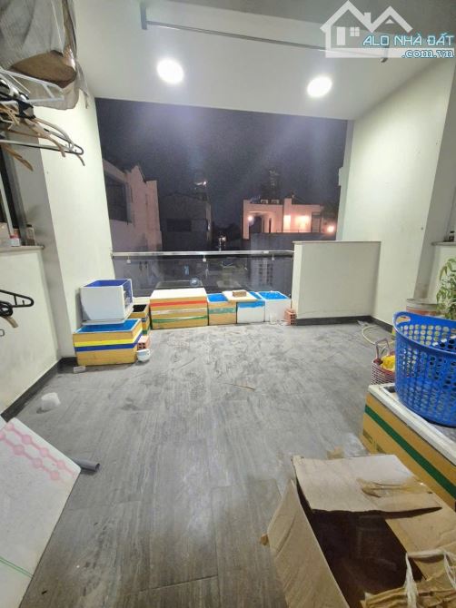 🌈🌸LẠC LONG QUÂN -TÂN BÌNH- GIÁP Q10-44M2-4 TẦNG -CHỈ 6,9TỶ .  +Diện tích: 4 x 11m (44m²)