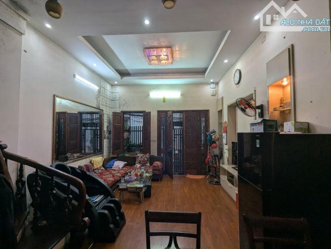 Liễu Giai - Ba Đình, Tổng DT 120m2 x 4 Tầng, MT 9m, Giá 29.5 tỷ