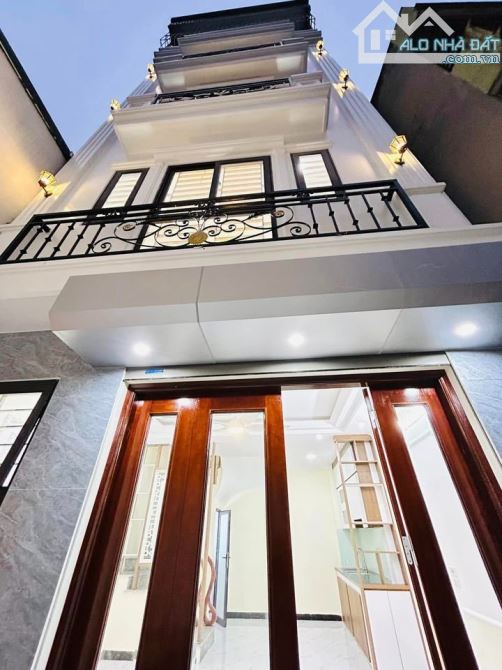 Bán nhà cạnh UB xã Kim Chung, Hoài Đức. Nhà 30m2 xây 5 tầng. Ngõ thoáng cạnh chợ trạm Y Tế