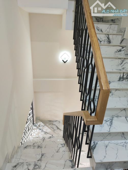 Nhà Mới xây MT Kênh 04 TL28 Q.12, 7PN 8WC có PN Trệt,PN Master ST 40m2