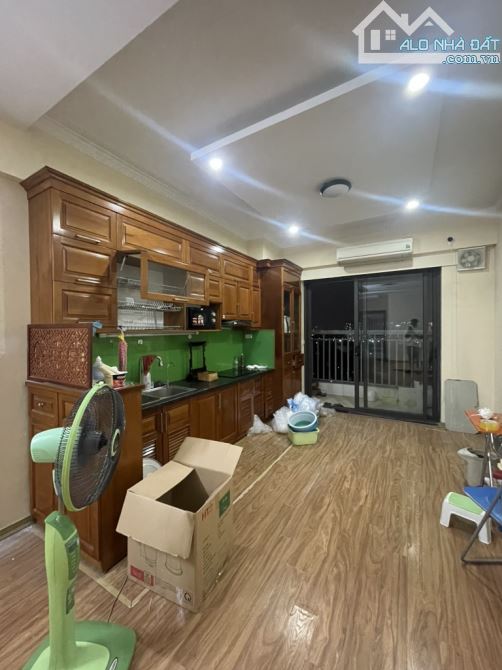 Bán căn 2 ngủ 82m2 Intracom Cầu Diễn, sổ lâu dài, giá yêu thương