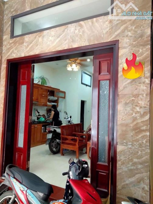 HÀNG HIẾM - ĐỐNG ĐA - 30m2 - 6 TỶ