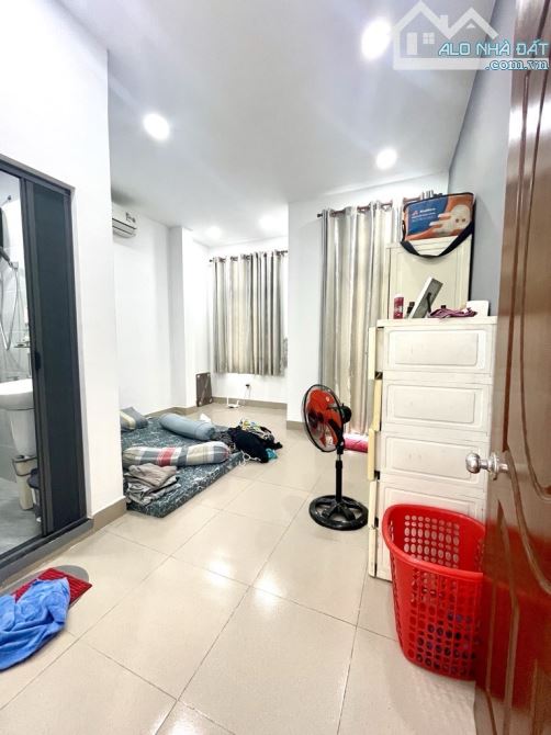 BÁN NHÀ 3 TẦNG BTCT – 4PN – SÁT CÔNG VIÊN – GẦN SÂN BAY – CHỈ 4.05 TỶ