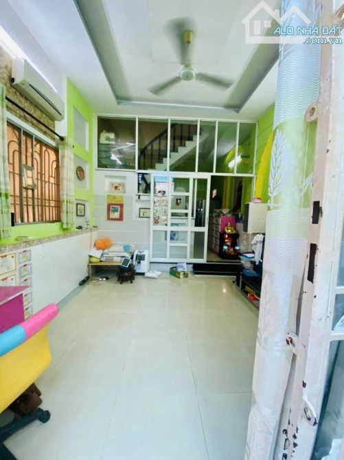 THÍCH QUẢNG ĐỨC - HẺM Ô TÔ THÔNG - NGANG 5M HIẾM - 3 TẦNG - 62M2 - 11 TỶ