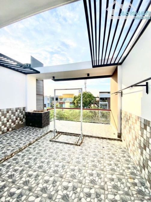 Cho thuê nhà 1 trệt 3 lầu, đường Nguyễn thị sáu, kdc 586, Cái răng - 10