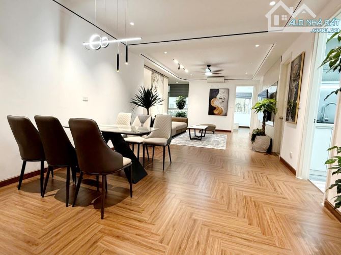 CHÍNH CHỦ CẦN BÁN CĂN HỘ TẠI TOÀ E KĐT NAM THĂNG LÒNG DT 123M2, Giá 8,98 tỷ - 10