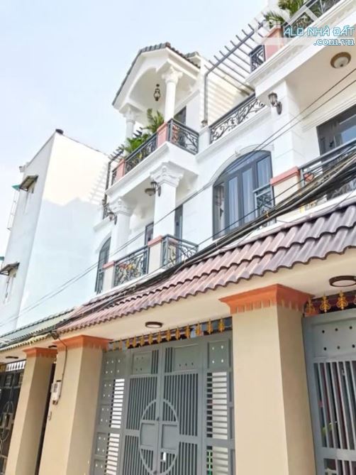 NHÀ PHỐ MỚI ĐẸP 6,2*11 HXH GIÁP PHÚ MỸ HƯNG QUẬN 7 TẶNG NỘI THẤT XỊN XÒ CHỈ 7,5 TỶ - 10