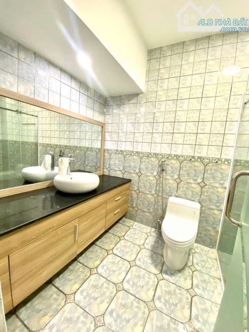 Cho thuê nhà 1 trệt 3 lầu, đường Nguyễn thị sáu, kdc 586, Cái răng - 11