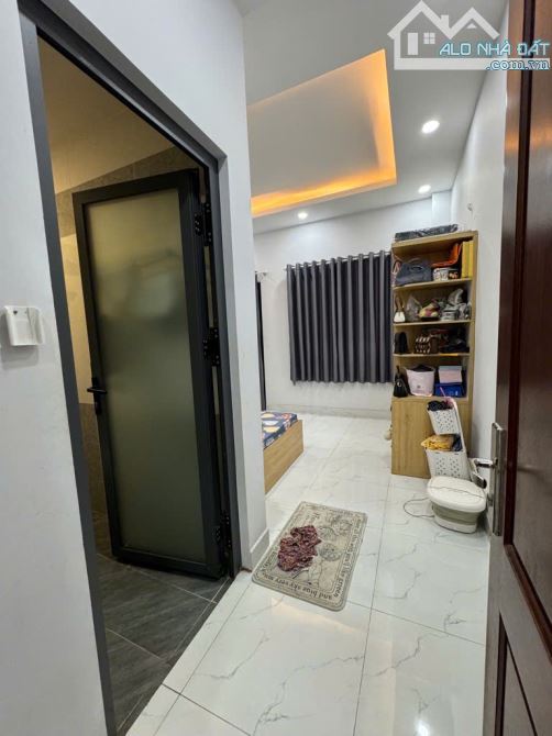 Bán nhà 4 tầng gần chợ Gò Xoài- giáp Tân Phú, tặng nội thất cao cấp- 56m2, chỉ nhỉnh 6 tỷ - 11