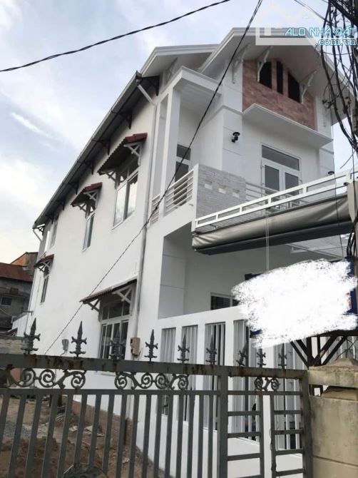 Bán nhà 3 tầng 5 phòng ngủ Kiệt ôtô Lê Thánh Tôn, TP Huế, sát bên Đại Nội Huế, chỉ 3,8 tỷ - 1