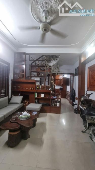 Bán nhà Mễ Trì Hạ, gần công viên, bãi gửi ô tô ngày đêm, 71m2x6 tầng, 11 phòng, 600 triệu - 1