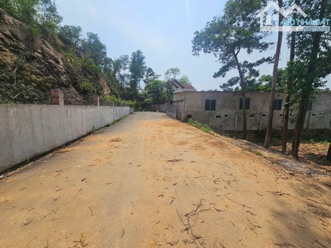 Bán  thổ cư Hạp Lĩnh . dt 716m . mt 20m . hướng ĐN & TB . giá 18 tỷ - 1