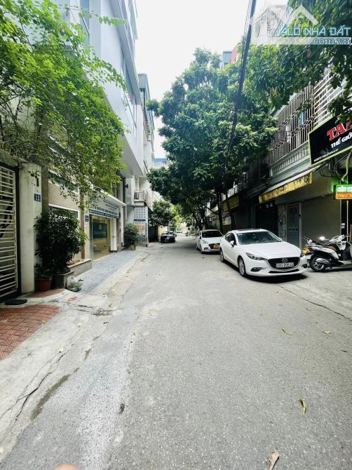 Phố Trung Kính To, 122m2 2 Thoáng, MT 5.7m 4 Tầng, Đường 10m, Vỉa Hè, Ở & Văn Phòng - 1