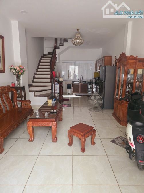 LÔ GÓC NHẬT CHIÊU, CẠNH CV NƯỚC, VIEW HỒ GARA OTO, 51m2, 5 TẦNG SẴN Ô CHỜ TM, 17.8 Tỷ
