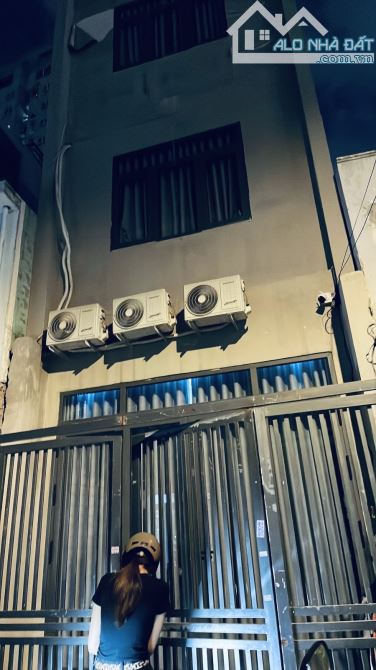 (469) GIÁ GIẢM CÒN 6,2ty. * Ngay ngã tư Tô Hiệu, Hoà Bình, Tân Phú, giáp Q11. * Doanh thu - 1