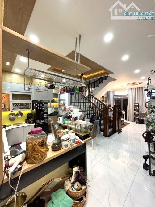 NHÀ 2 MẶT TIỀN NGANG 7.2M X16M ,ĐƯỜNG XE HƠI THÔNG LÊ VĂN LƯƠNG ,QUẬN 7 - 1