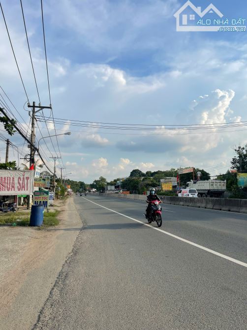 Cần bán Đất Định Hòa mặt tiền Dx062 nhựa thông. Diện tích: 3716m2 có 1000m thổ cư - 1