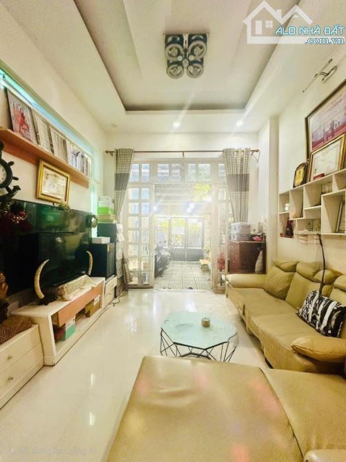 Bán nhà mặt tiền quận 8 ngang 5m - 1