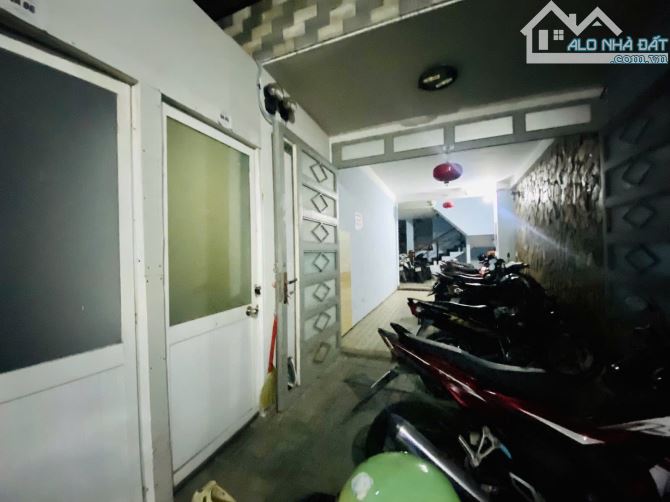 NHÀ 4 TẦNG 260M2 (11.3X24.5) 25 Phòng CHDV Dòng tiền 60tr/th HẺM 1/ XE HƠI TRÁNH - 1