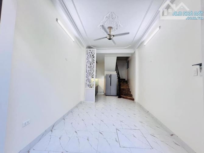 Bán nhà tại phố Võ Chí Công, DT 33M2, 5T, giá nghỉnh 6 tỷ, mới xây, thoáng sáng. - 1