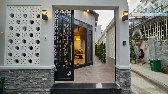 Bán nhà mới đẹp 3 lầu Phạm Hữu Lầu, Quận 7, Dt 4x15m. Giá 6,45 tỷ - 1