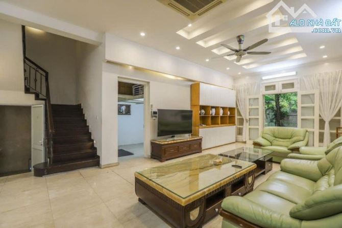 BÁN BIỆT THỰ SIÊU ĐẸP TẠI CIPUTRA - 3 TẦNG - 230m² - 1