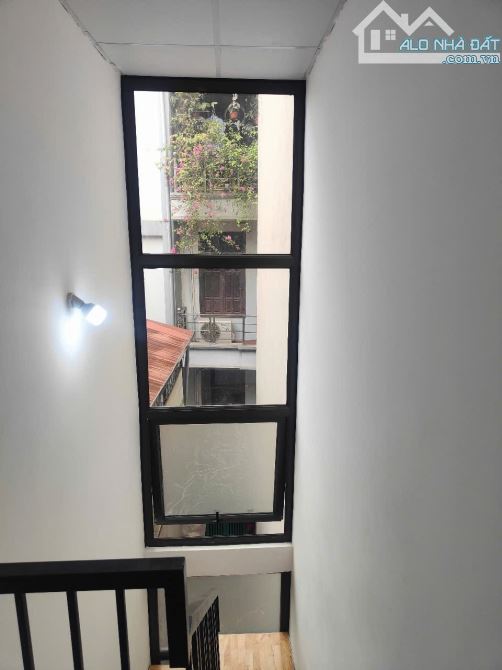 Siêu rẻ Nhà Bạch Mai 5 tầng 22m sổ đỏ nhà đẹp ở ngay cực gần phố chỉ 3.3 tỷ Vị trí đẹp - 1