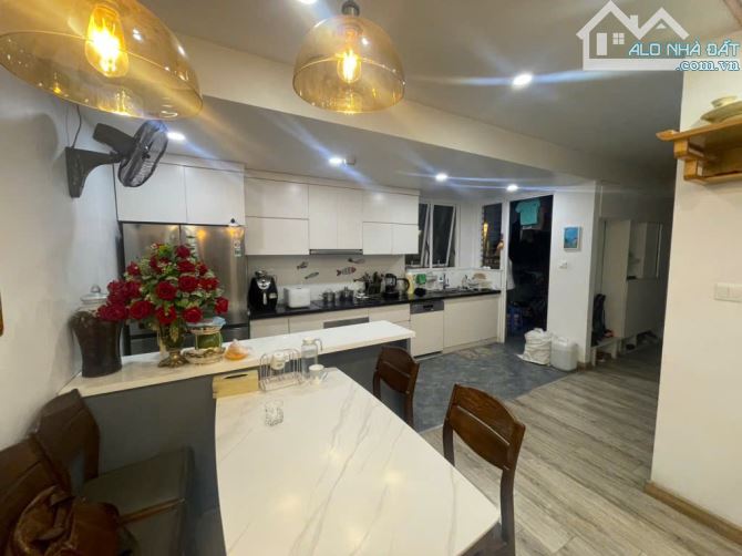 Bán căn 3PN+2WC tầng 37 toà S3 Seasons Avenye. Căn góc 95m2 Giá 7.7 tỷ. Full nội thất - 1