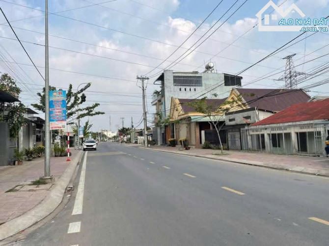 CẦN RA NHANH  MT ĐƯỜNG HÀ HUY GIÁP GẦN CHỢ LONG THÀNH , DT 216m2, 1TỶ750, SHR - 1
