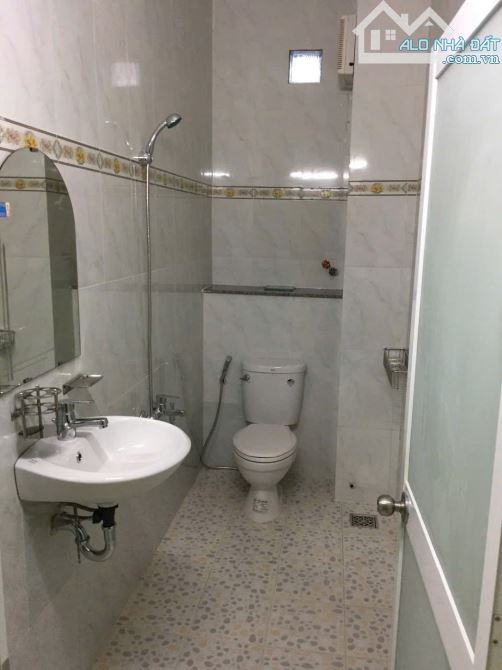 Bán nhà 5 tầng  HXH thông Quận 6 50m2 dòng tiền 18tr chỉ 6 tỷ nhỉnh. - 1