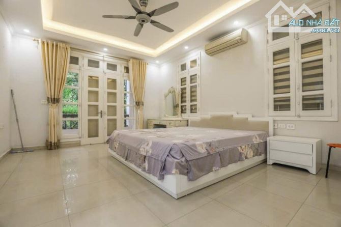 Bán biệt thự Ciputra – 230m², mặt tiền 10m, gara rộng – Vị trí VIP , sổ đỏ chính chủ - 1