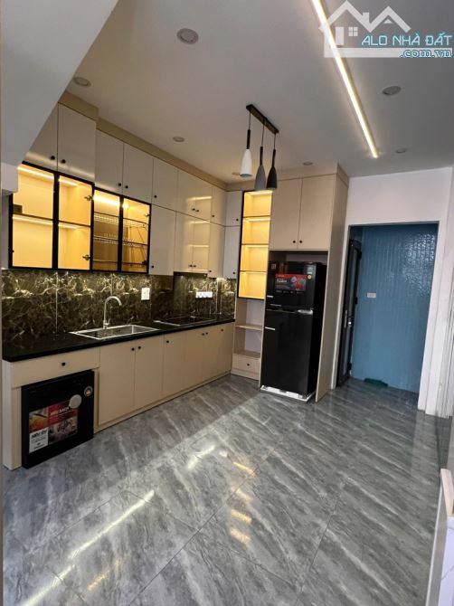 Bán nhà Ngọc Thụy Long Biên 45m² – Gần ô tô – Thang máy, nội thất cao cấp – Giá 8.5 tỷ - 1