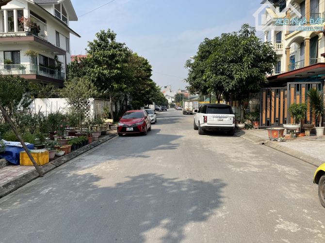Cần bán gấp lô đất nằm 136m2 tại khu đấu giá 31ha, TT Trâu Quỳ, lô giáp góc, gần phố Cửu V - 1