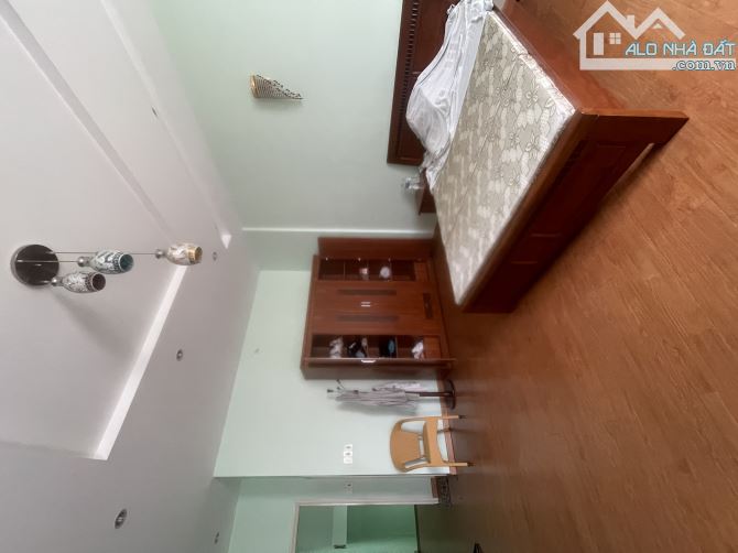 Nhà 4.5 tầng mt Lê Thước lô ống kẹp cống sát lô góc giá bán đến công chứng 13.9 tỷ - 1