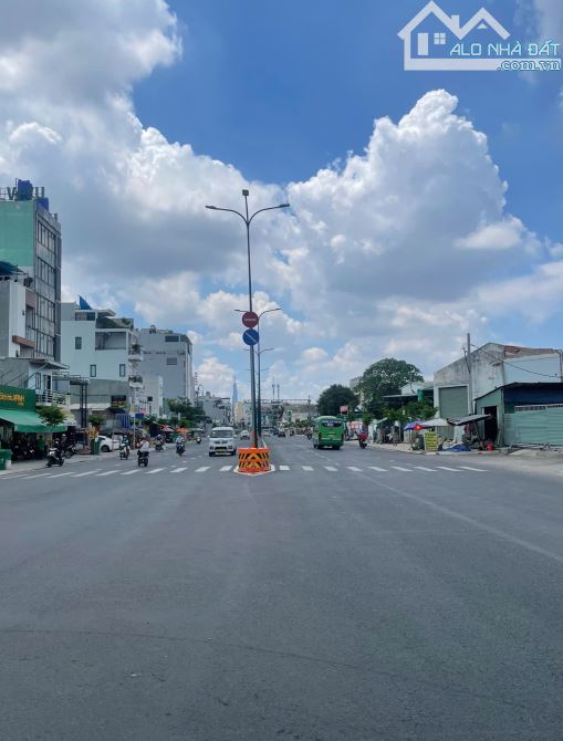 CHO THUÊ NHÀ MỚI XÂY MẶT TIỀN DƯƠNG QUẢNG HÀM (5 TẦNG 5M X 20m) VỊ TRÍ ĐẸP - 1