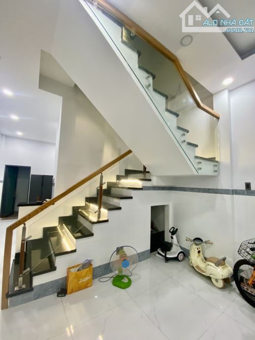 NHÀ 3 TẦNG ĐẸP LUNG LINH – GẦN MẶT TIỀN THẠNH XUÂN 1 –CẠNH PICITY HIGH PARK – CHỈ 2.95 TỶ - 1