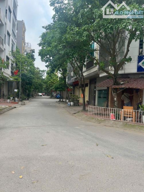 Đất đẹp dịch vụ Đìa Lão,Kiến Hưng, ô tô đỗ cửa, đầy đủ tiện ích giá chỉ 11.3 tỷ - 1