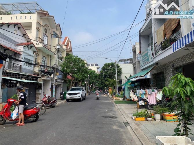 Cần bán nhà c4 nát đường Tô Ký đường nhựa 10m KDC K82 Vip Tân Chánh Hiệp - 1