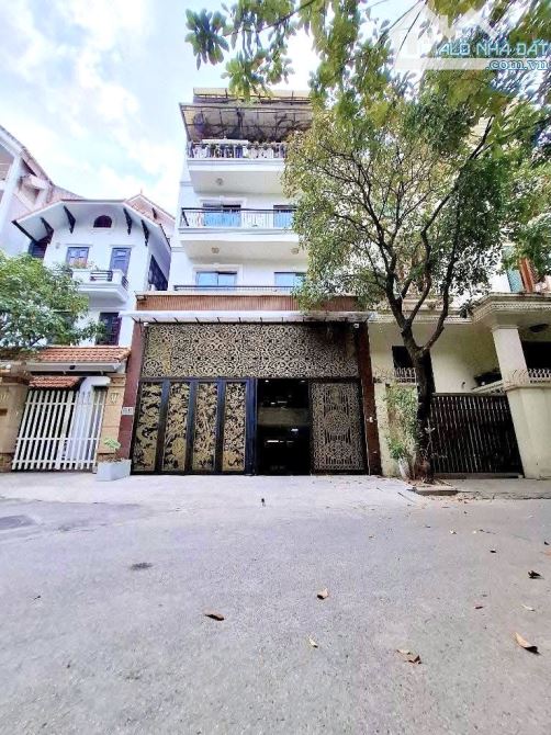 Nhà Biệt Thự Mỹ Đình 230m2, hai thoáng mặt tiền khủng - 1