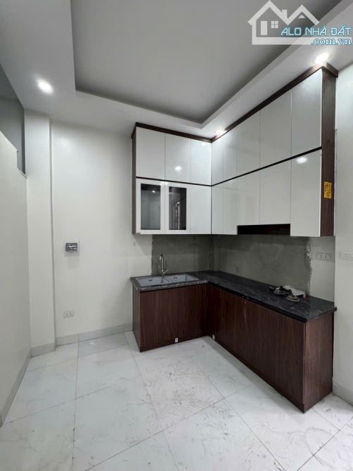 BÁN NHÀ CỰ KHỐI LONG BIÊN,FULL NỘI THẤT 6T GIÁ NHỈNH 4TỶ - 1