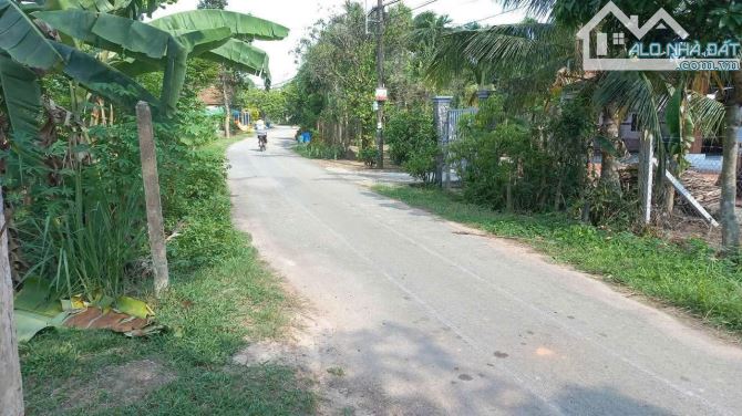 Chị gái nhập viện cần bán gấp lô đất mặt tiền đường 695, Thái Mỹ, 306m2 có 200m2 thổ cư - 1