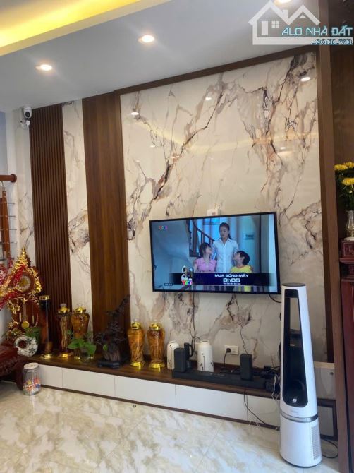 Bán nhà Phan Đình Giót La Khê 50m2 Lô góc ô chờ thang máy Ô tô tránh đỗ gần Giá hơn 8 tỷ - 1