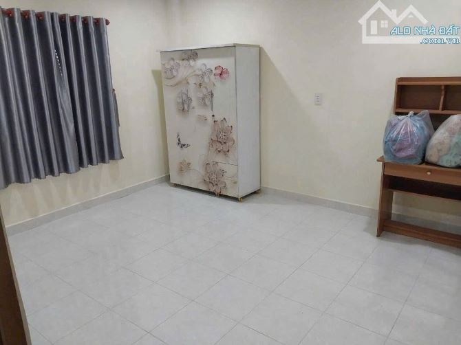 CHỦ GỞI BÁN NHÀ GÁC LỬNG (DT: 65M2) SỔ RIÊNG THỔ CƯ100% NGAY CHỢ BỬU HOÀ. GIÁ CHỈ 1,750 TỶ - 1
