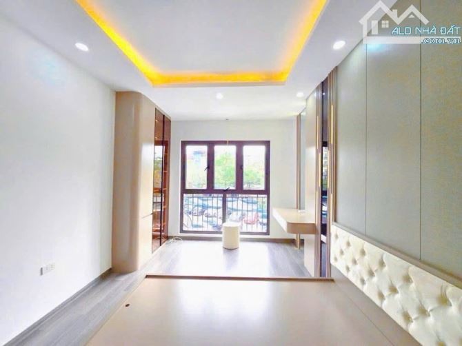 Cho thuê nhà ngõ 35 Lạc Long Quân, Cầu Giấy, 33m2*6 tầng, thang máy, 22tr (có thương lượng - 1