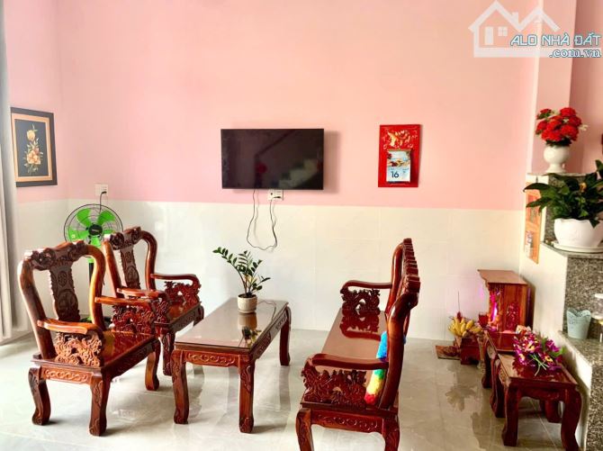 CHỦ GỞI BÁN NHÀ 1 TRỆT 1 LẦU. (DT: 65M2) SỔ RIÊNG THỔ CƯ 100% ĐƯỜNG OTO UBND P. TÂN VẠN - 1