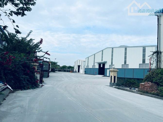 Cần cho thuê gấp xưởng và văng phòng diện tích 2.500m2, cuối Đại Lộ Thăng Long - 1