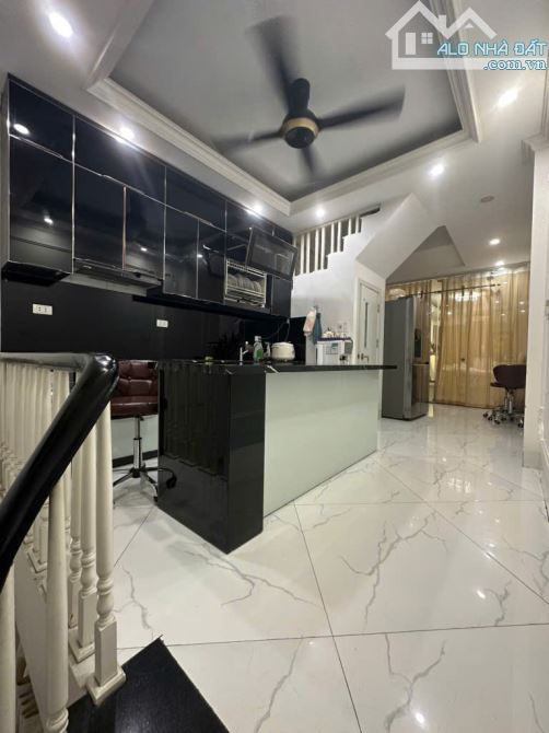 Bán nhà phố Nguyến An Ninh mặt ngõ rộng, ô tô vào nhà, 5 tầng, 50m2, giá tốt - 1